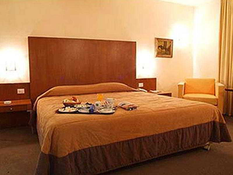 Quality Inn Tripoli Εξωτερικό φωτογραφία